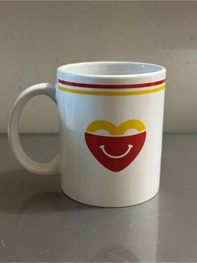 🆕 MCDONALD’s Coffee/Tea Mug/Cup McHappy Day 2022 Home Is Canada Collectible